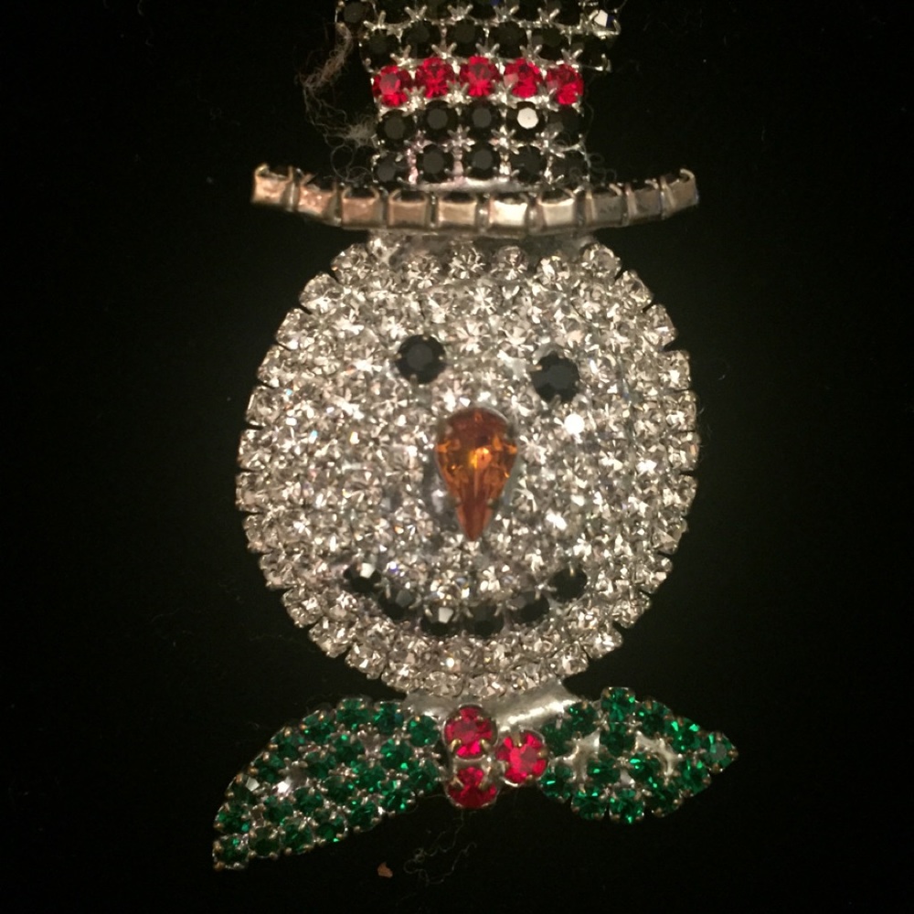 Women’s Snowman Head pin